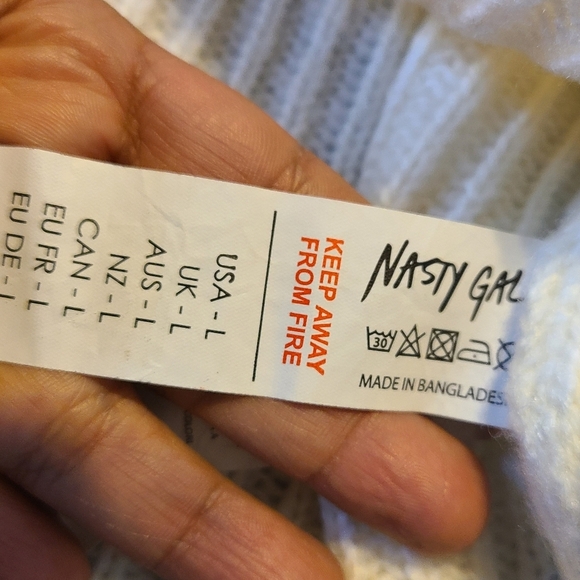 NWOT Nasty Gal lvory Pom Pom BalloonSleeve Mock Neck Sweater Size large - Picture 7 of 10